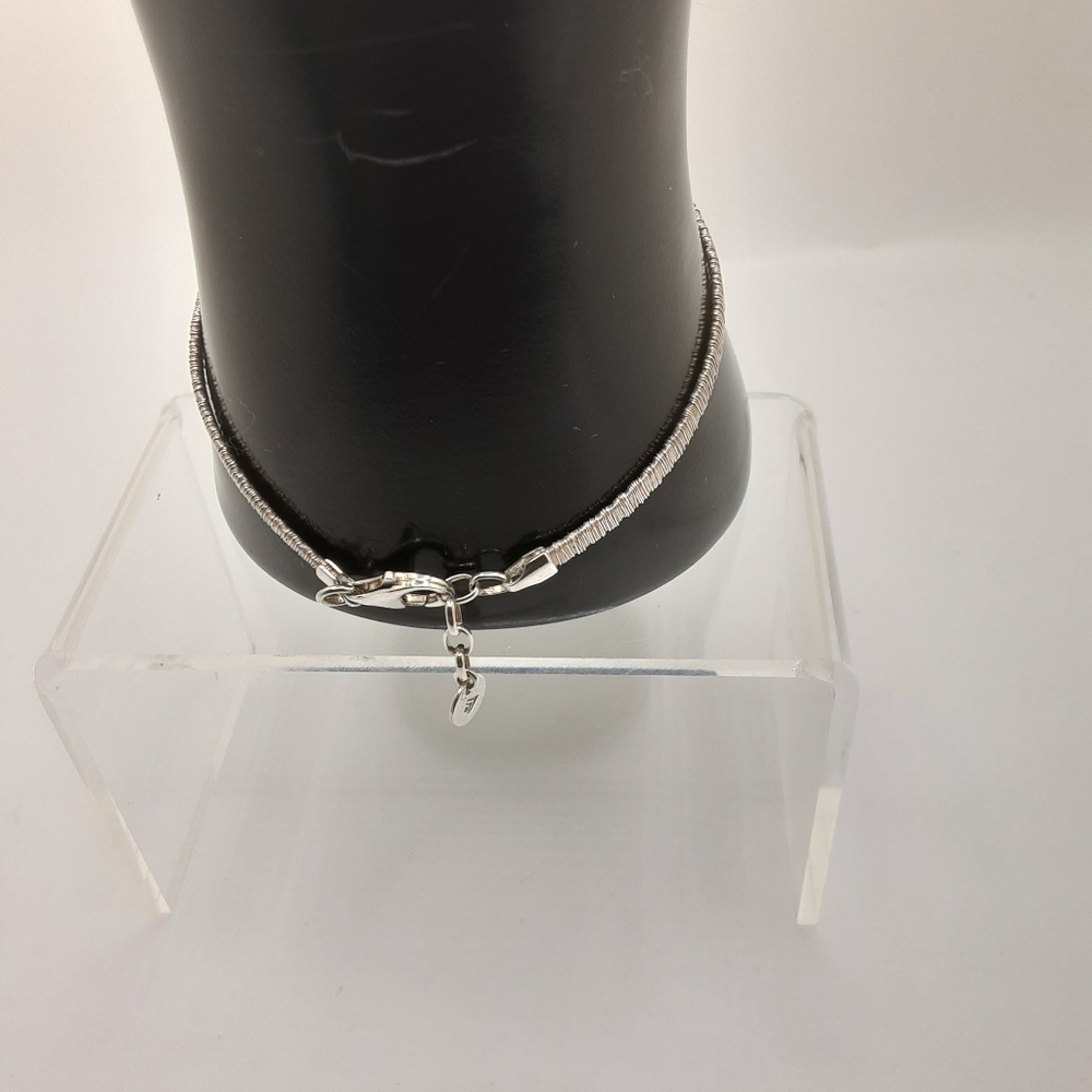 Silpada Silver Take A Bow Bracelet - Picture 3 of 13